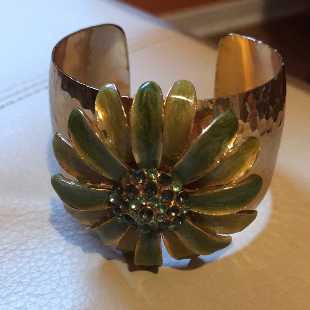 New Costume Jewelry Bracelet